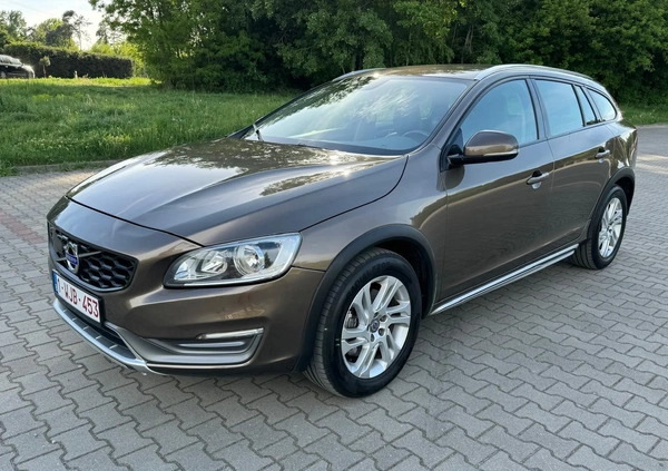 Volvo V60 Cross Country cena 55900 przebieg: 225000, rok produkcji 2015 z Puławy małe 742